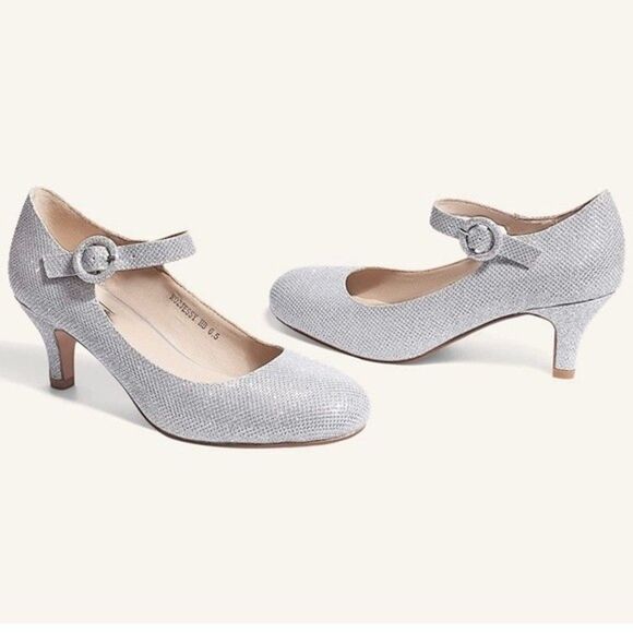 Women's Mary Jane Shoes Low Kitten Heels Closed Round Toe Pumps EUC IN A BOX - Picture 1 of 12